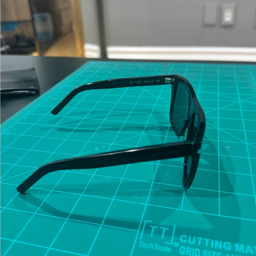 Saint Laurent Classic Black Sunglasses with Case - Picture 6 of 11